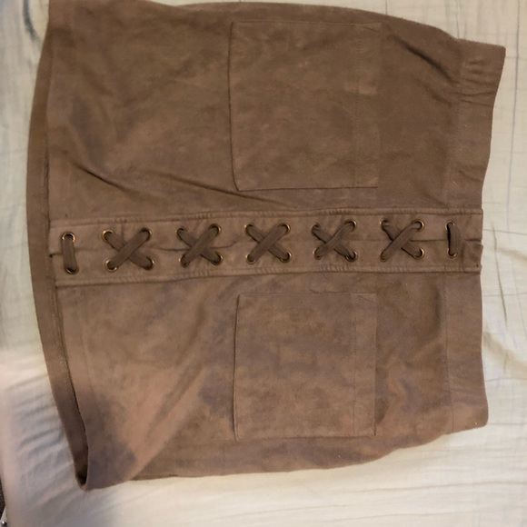 Medium suede brown skirt - Picture 2 of 2